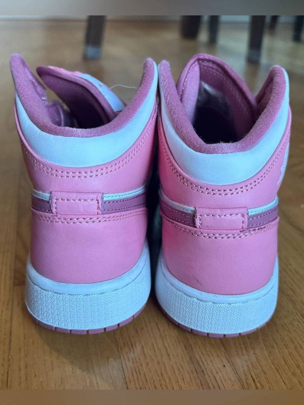 Nike Air Jordan 1 Mid Sneakers Valentines Day Youth Pink White Kids Girls Sz 6.5